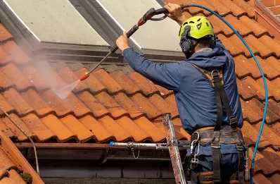 Démoussage et hydrofuge de toiture à Saint-Julien-des-Points